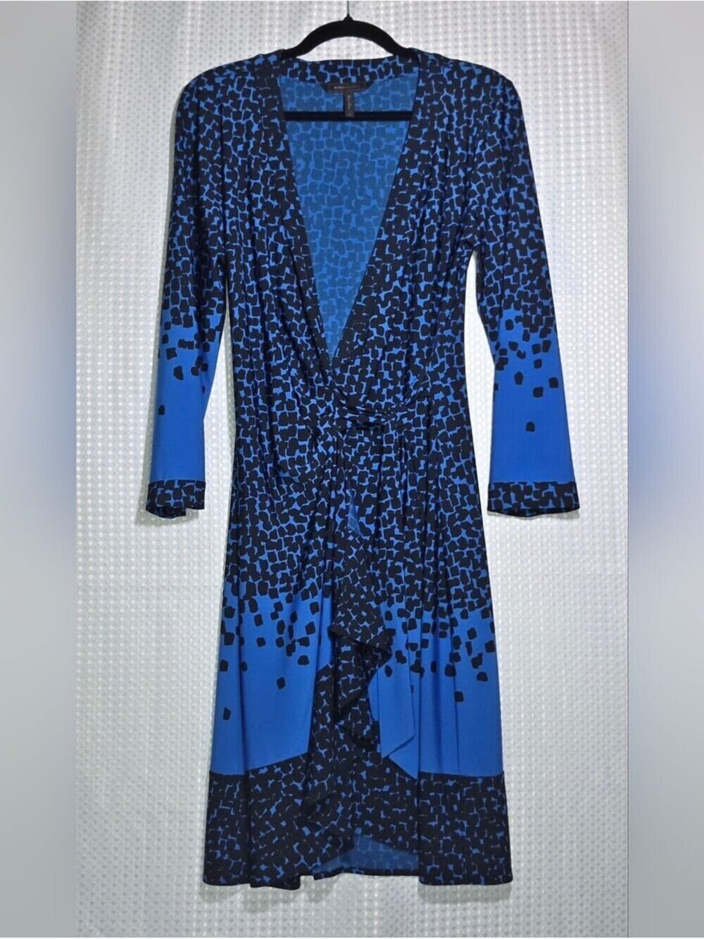 BCBGMAXAZRIA Blue Black Faux Wrap Midi Dress M Office Siren Cocktail Career - Picture 3 of 12